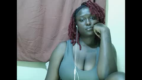 Snapshot of allie_quin chatting on September 2025 01:38:01 AM Allie online show from September 2025 01:38:01 AM