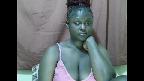 Snapshot of allie_quin chatting on October 2025 09:57:01 PM Allie online show from October 2025 09:57:01 PM