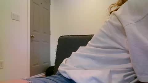 alliebearx online show from December 2024 08:00:02 PM