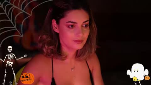 Snapshot of alliesynns chatting on October 2025 05:16:01 AM Allie online show from October 2025 05:16:01 AM