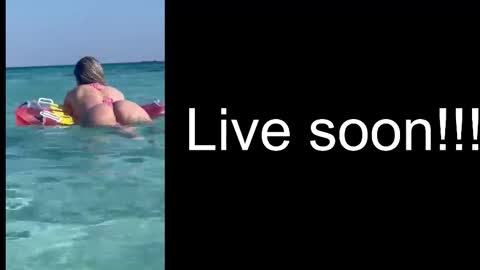 Snapshot of alliesynns chatting on October 2025 04:46:02 AM Allie online show from October 2025 04:46:02 AM