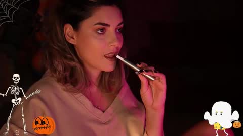 Snapshot of alliesynns chatting on October 2025 04:56:02 AM Allie online show from October 2025 04:56:02 AM