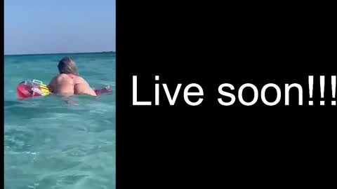 Snapshot of alliesynns chatting on October 2025 05:30:01 AM Allie online show from October 2025 05:30:01 AM