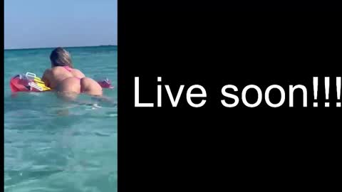 Snapshot of alliesynns chatting on November 2025 06:13:02 AM Allie online show from November 2025 06:13:02 AM