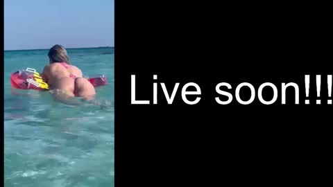 Snapshot of alliesynns chatting on November 2025 06:33:02 AM Allie online show from November 2025 06:33:02 AM