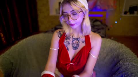 Snapshot of allison_cuty chatting on January 2025 08:57:01 PM Allison online show from January 2025 08:57:01 PM