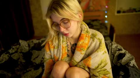Snapshot of allison_cuty chatting on January 2025 10:51:02 PM Allison online show from January 2025 10:51:02 PM