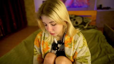 Snapshot of allison_cuty chatting on February 2025 03:04:01 AM Allison online show from February 2025 03:04:01 AM