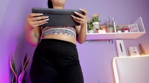 Snapshot of allison_peach chatting on June 2026 08:36:01 PM Alisson online show from June 2026 08:36:01 PM