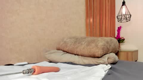 Alli  online show from December 2024 10:16:02 PM