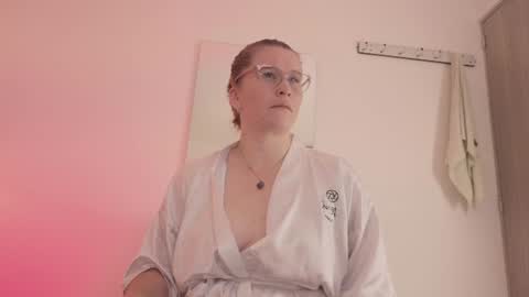 Snapshot of allisonroberts_ chatting on July 2026 09:02:01 AM Alli online show from July 2026 09:02:01 AM