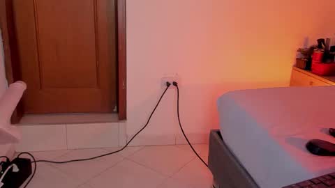 A L L I S S online show from September 2025 07:36:01 PM