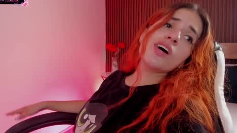Snapshot of alliss_ginger_ chatting on May 2026 09:33:02 PM A L L I S S online show from May 2026 09:33:02 PM