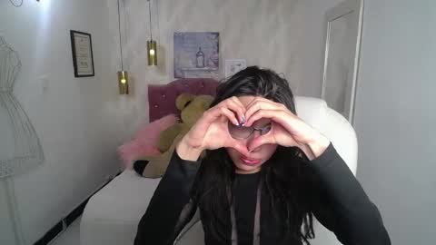 Snapshot of alllyson_ chatting on December 2025 08:06:02 PM alison online show from December 2025 08:06:02 PM