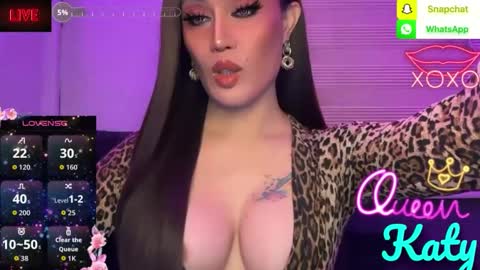 Snapshot of alluring_gemini chatting on April 2026 06:44:01 AM Queen Majesty Katy online show from April 2026 06:44:01 AM