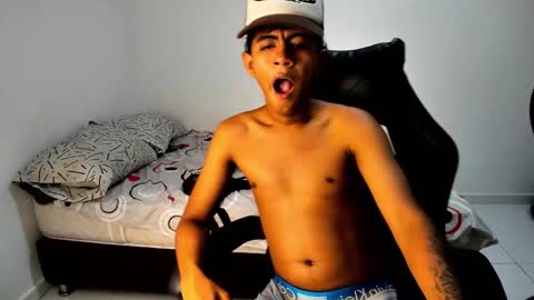 Snapshot of alluringangel0 chatting on September 2025 05:08:02 AM alluringangel0 online show from September 2025 05:08:02 AM