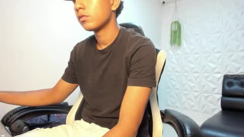 alluringangel01 online show from January 2026 01:08:02 AM