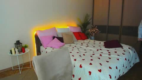 alluringeyess online show from April 2026 12:36:01 PM