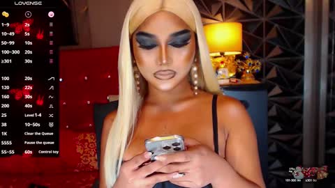 Snapshot of alluringnatalya chatting on December 2024 06:44:01 AM Natalya Fox online show from December 2024 06:44:01 AM