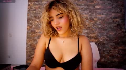 ally_summer online show from November 2025 09:08:01 PM