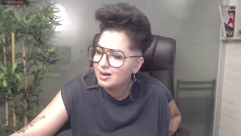         online show from January 2025 01:37:02 AM