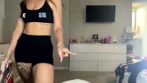 Ally Mae online show from October 2025 01:09:01 AM