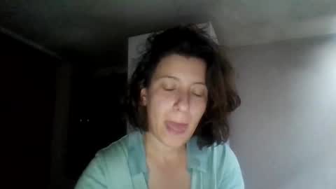 Snapshot of alma_amy chatting on February 2025 09:57:01 PM Alma online show from February 2025 09:57:01 PM
