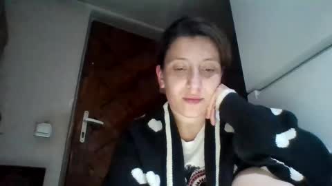 Snapshot of alma_amy chatting on March 2025 09:00:02 PM Alma online show from March 2025 09:00:02 PM