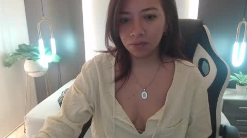 Snapshot of alma_fenix chatting on December 2024 12:06:01 PM ALMA FENIX online show from December 2024 12:06:01 PM