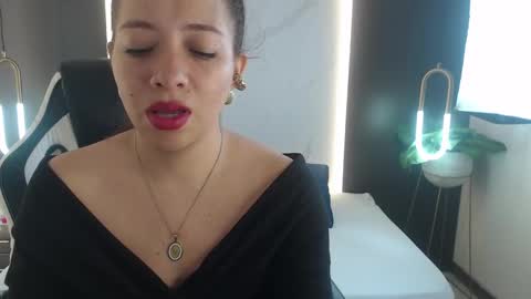Snapshot of alma_fenix chatting on December 2024 03:22:02 PM ALMA FENIX online show from December 2024 03:22:02 PM
