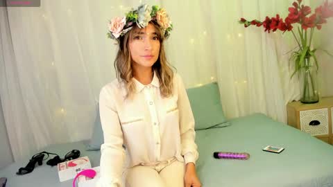 alma_rose_ online show from April 2026 06:52:01 PM