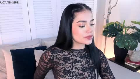 Mia online show from April 2026 01:41:02 PM