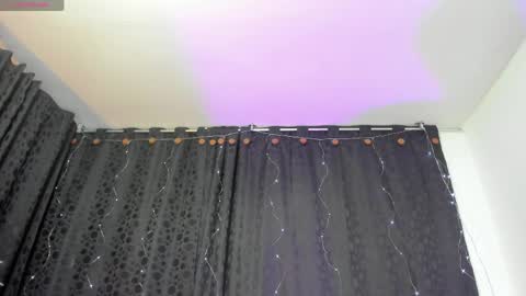 Snapshot of almazz_ chatting on May 2026 08:25:01 PM Santy online show from May 2026 08:25:01 PM