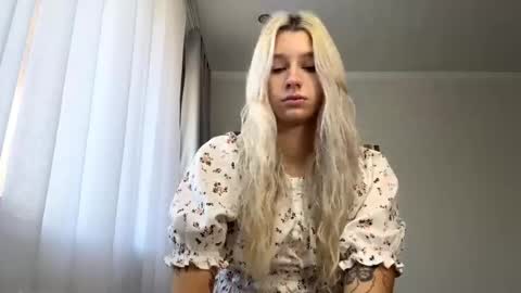 Snapshot of almetazorc chatting on September 2025 08:14:02 AM Arina online show from September 2025 08:14:02 AM