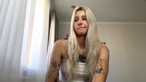 Snapshot of almetazorc chatting on September 2025 11:11:01 AM Arina online show from September 2025 11:11:01 AM