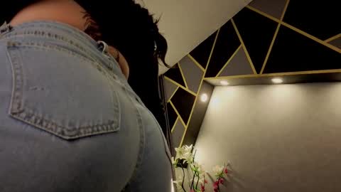 Snapshot of almma_ chatting on September 2025 01:47:02 PM ALMMA online show from September 2025 01:47:02 PM