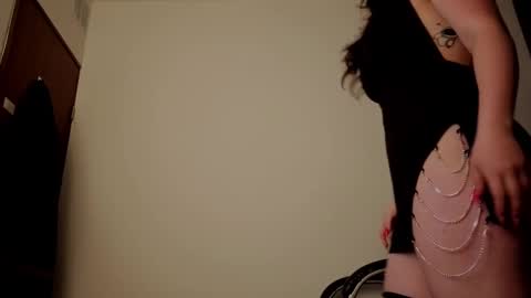 Snapshot of almma_ chatting on October 2025 01:42:02 PM ALMMA online show from October 2025 01:42:02 PM