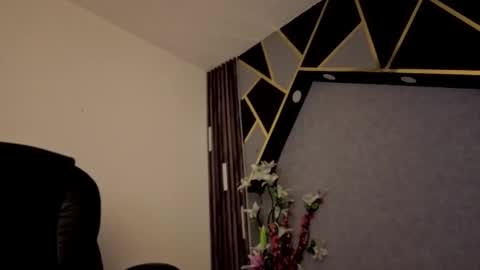 Snapshot of almma_ chatting on October 2025 01:57:02 PM ALMMA online show from October 2025 01:57:02 PM