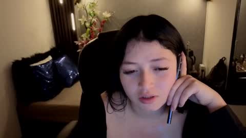 Snapshot of almma_ chatting on December 2025 02:04:01 PM ALMMA online show from December 2025 02:04:01 PM