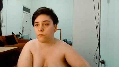 Almond online show from October 2025 12:28:02 AM