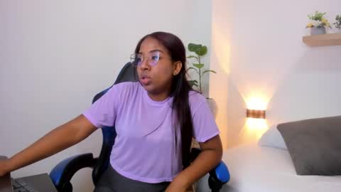 A L O N D R A online show from May 2026 07:52:02 PM