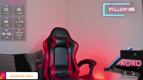 Hazel Bowie online show from January 2026 06:02:02 PM