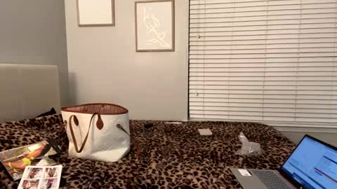 alongcamelexy online show from September 2025 02:27:01 AM