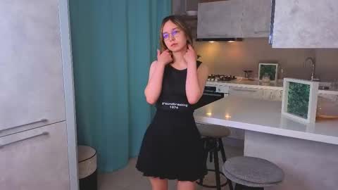 Alorena online show from December 2025 04:03:02 PM