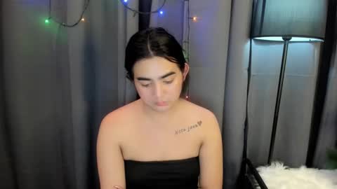 alovelydollnica online show from December 2024 02:19:02 AM