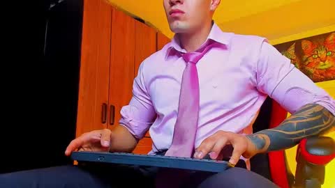 alpha_dominus_ online show from October 2025 03:14:02 AM