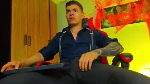 alpha_dominus_ online show from October 2025 08:49:01 AM