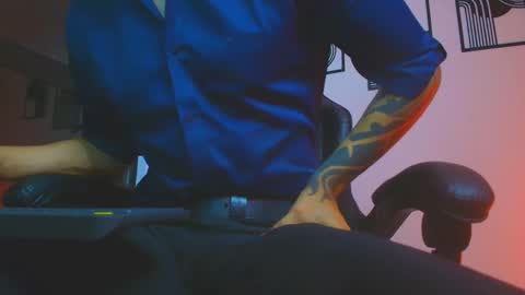 alpha_dominus_ online show from May 2026 07:05:01 AM