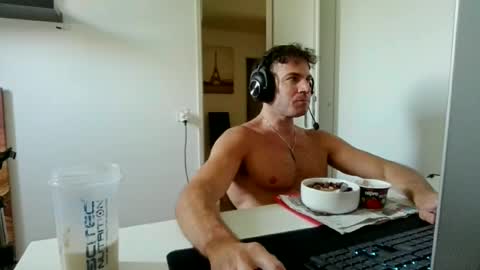 Snapshot of alphah_hunk chatting on June 2026 10:18:02 AM alphah_hunk online show from June 2026 10:18:02 AM
