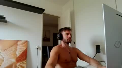 Snapshot of alphah_hunk chatting on July 2026 09:35:01 AM alphah_hunk online show from July 2026 09:35:01 AM